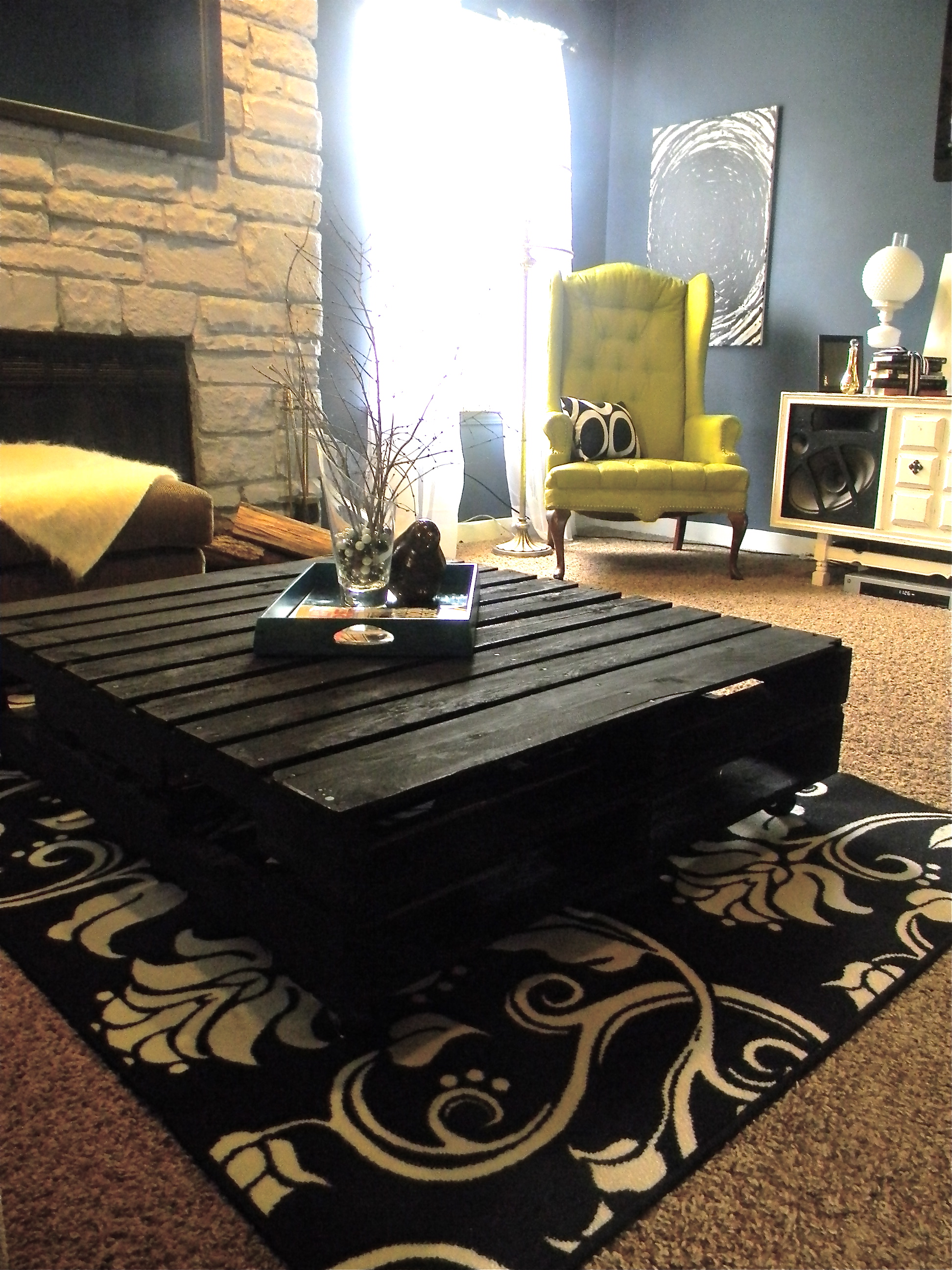 Painted Pallet Coffee Table
